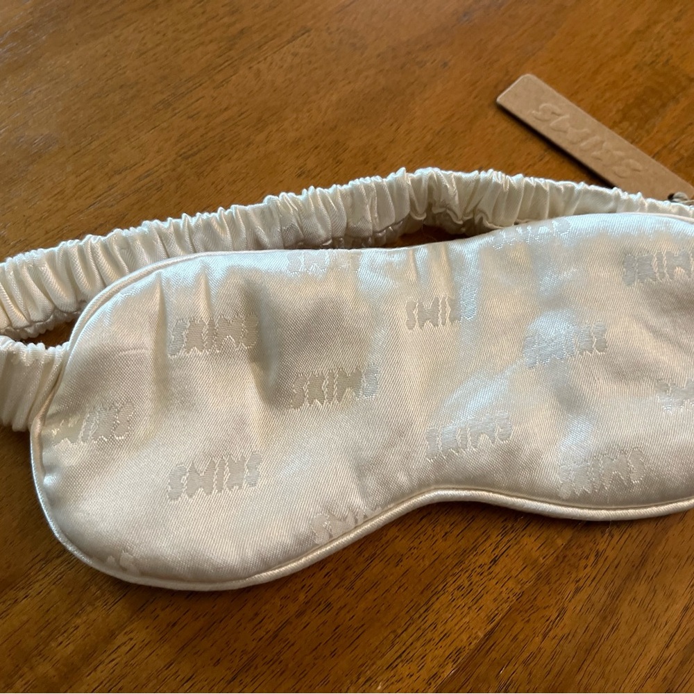 SKIMS Jacquard Eye Mask NWT